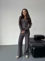 Женский Базовый Серый Костюм Двойка - Приталенная Кофта на Кнопках + Свободные Штаны