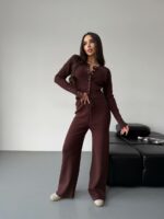 Женский Базовый Коричневый Костюм Двойка - Приталенная Кофта на Кнопках + Свободные Штаны