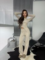 Женский Базовый Бежевый Костюм из Фактурной Ткани - Асимметричная Кофта + Свободные Штаны