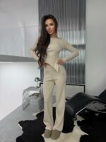 Женский Базовый Бежевый Костюм из Фактурной Ткани - Асимметричная Кофта + Свободные Штаны