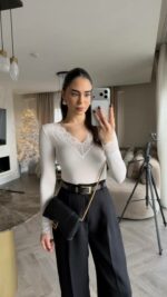 Женская Базовая Белая Кофта Лонгслив с Кружевом