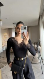 Женская Базовая Черная Кофта Лонгслив с Кружевом