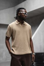 Мужская Базовая Трикотажная Бежевая Футболка Свободного Кроя с Воротником Поло