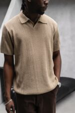 Мужская Базовая Трикотажная Бежевая Футболка Свободного Кроя с Воротником Поло