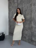 Женский Элегантный Молочный Костюм Двойка с Белыми Рюшами - Жакет на Пуговицах + Длинная Юбка