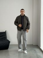 Мужская Демисезонная Темно-Серая Куртка Бомбер Свободного Кроя с Высокой Горловиной