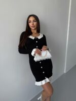 Женское Силуэтное Черное Платье Мини с Белыми Рюшами и Воротником