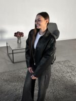 Женская Демисезонная Кожаная Черная Куртка Бомбер на Молнии