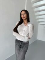 Женская Приталенная Полупрозрачная Белая Кофта на Пуговицах с Кружевом
