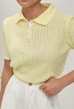 Женская Желтая Футболка Поло с Текстурным Узором Косичка и Воротником на Пуговицах