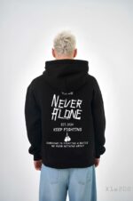 Мужское Черное Худи “Never Alone” - Свободного Кроя на Флис