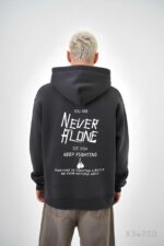 Мужское Графитовое Худи “Never Alone” - Свободного Кроя на Флисе