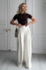 Женские Широкие Молочные Брюки Венда Свободного Кроя со Складками