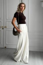 Женские Широкие Молочные Брюки Венда Свободного Кроя со Складками