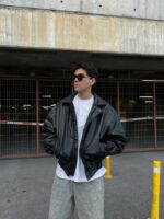 Мужская Демисезонная Черная Кожаная Куртка Оверсайз - Объемный Бомбер на Молнии