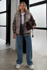 Женская Глянцевая Стеганая Жилетка Айви Мокко Оверсайз с Высоким Горлом Стойкой