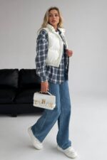 Женская Укороченная Белая Жилетка Безрукавка Скай с Воротником Стойкой