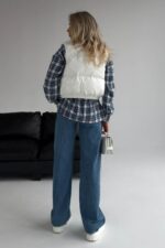 Женская Укороченная Белая Жилетка Безрукавка Скай с Воротником Стойкой