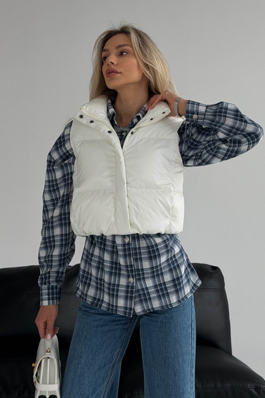 photo_2026-03-03_11-41-05 Женская Укороченная Белая Жилетка Безрукавка Скай с Воротником Стойкой