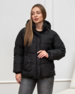 Женская Демисезонная Черная Куртка Прямого Крою с Капюшоном