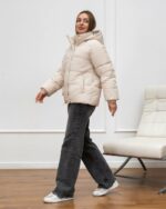 Женская Демисезонная Молочная Куртка Прямого Крою с Капюшоном