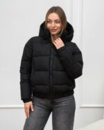 Женская Демисезонная Черная Куртка с Резинкой Внизу и на Маежетах