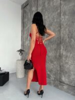 Женское Длинное Трикотажное Красное Платье на Бретелях с Шнуровкой на Спине и Разрезом на Ноге