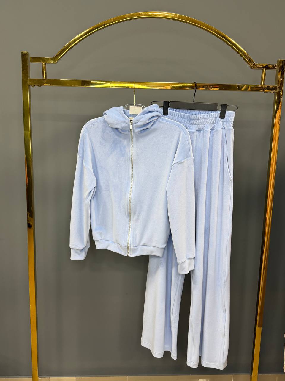 photo_2026-03-12_08-52-58 (2) Женский Голубой Велюровый Костюм - Кофта Зипка на Молнии + Штаны Свободного Кроя
