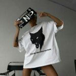 Женская Объемная Белая Футболка Оверсайз с Принтом Кошка