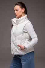 Женская Белая Жилетка Безрукавка - Стеганая с Высоким Горлом