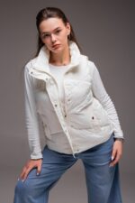 Женская Белая Жилетка Безрукавка - Стеганая с Высоким Горлом