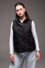 Женская Черная Жилетка Безрукавка - Стеганая с Высоким Горлом