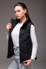 Женская Черная Жилетка Безрукавка - Стеганая с Высоким Горлом