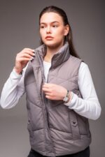 Женская Серая Жилетка Безрукавка - Стеганая с Высоким Горлом