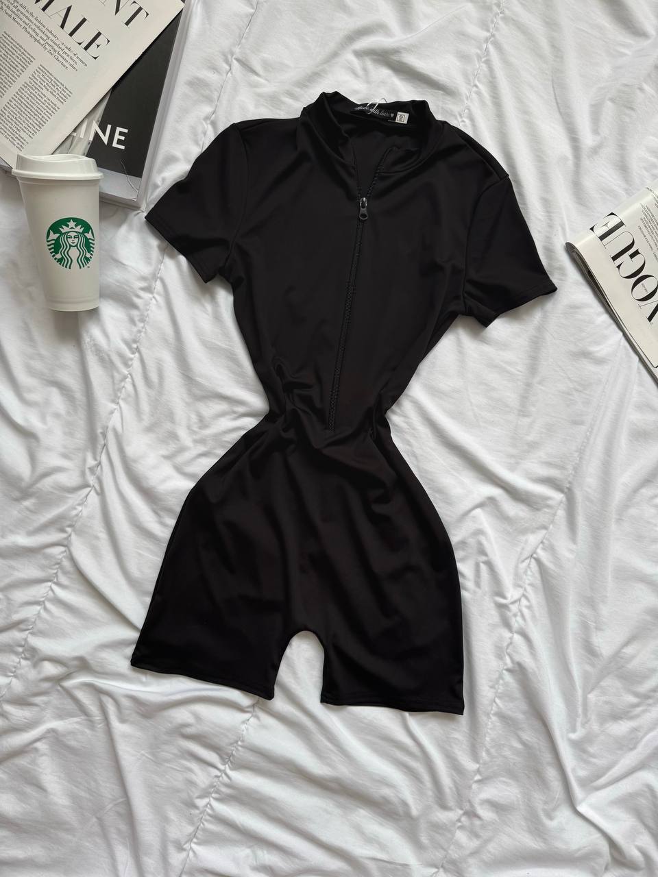 photo_2026-03-15_11-40-43 Женский Облегающий Черный Комбинезон Шортами с Короткими Рукавами