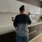 Женская Объемная Черная Футболка Оверсайз Варенка Градиент с Микки Маусом