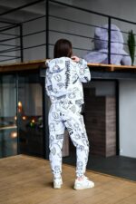 Женский Белый Спортивный Костюм Плащевка в Принт (Анорак + Джоггеры)