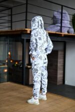 Женский Белый Спортивный Костюм Плащевка в Принт (Анорак + Джоггеры)