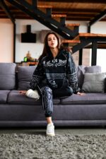 Женский Черный Спортивный Костюм Анорак Джоггеры в Принт