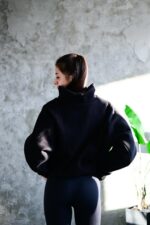 Женская Теплая Черная Кофта на Флисе - Бомбер Оверсайз на Молнии