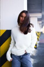 Женский Теплый Вязаный Молочный Свитер Оверсайз