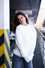 Женский Теплый Вязаный Молочный Свитер Оверсайз