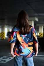 Женская Объемная Графитовая Футболка Оверсайз с Принтом Заяц