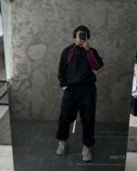 Мужской Черный Спортивный Костюм с Фиолетовыми Вставками Лампасами - Свободного Кроя Плащевка на Змейке