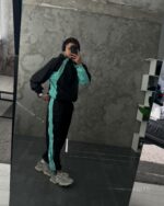 Мужской Черный Спортивный Костюм с Бирюзовыми Вставками Лампасами - Свободного Кроя Плащевка на Змейке