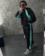 Мужской Черный Спортивный Костюм с Бирюзовыми Вставками Лампасами - Свободного Кроя Плащевка на Змейке