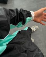 Мужской Черный Спортивный Костюм с Бирюзовыми Вставками Лампасами - Свободного Кроя Плащевка на Змейке