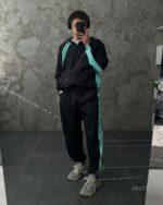 Мужской Черный Спортивный Костюм с Бирюзовыми Вставками Лампасами - Свободного Кроя Плащевка на Змейке