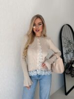 Женский Приталенный Бежевый Кардиган в Рубчик с Кружевом