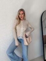 Женский Приталенный Бежевый Кардиган в Рубчик с Кружевом